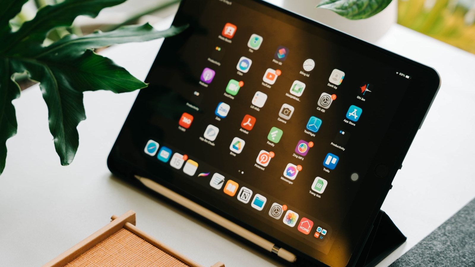 iPad Air vs Galaxy Tab S11: Which Tablet Earns Your Money?